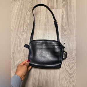 Vtg Coach  Black Leather Crossbody Bag